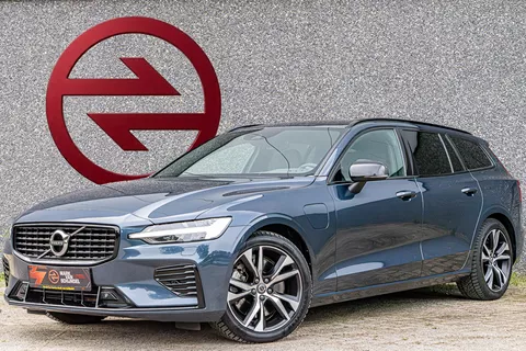 VOLVO V60 T6 AWD Inscription Recharge R Line / Trekhaak / Stoelverwarming / Leder / 18 Inch /