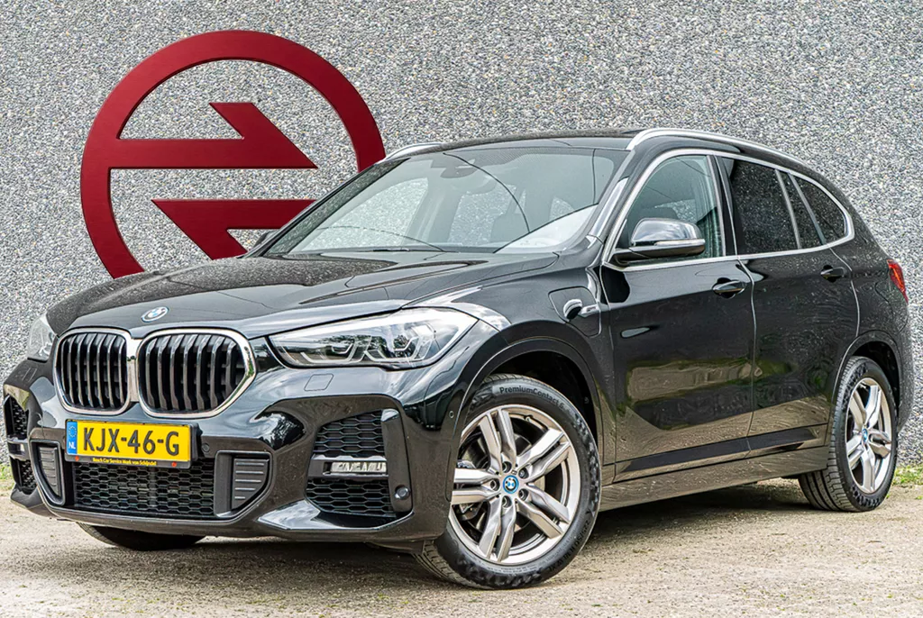 BMW X1 (f48) xDrive25e M-Sport Pakket / Trekhaak / Pano / Head-Up / Leder / Stoelverwarming / Adaptive Cruise / Climate Control / Navi