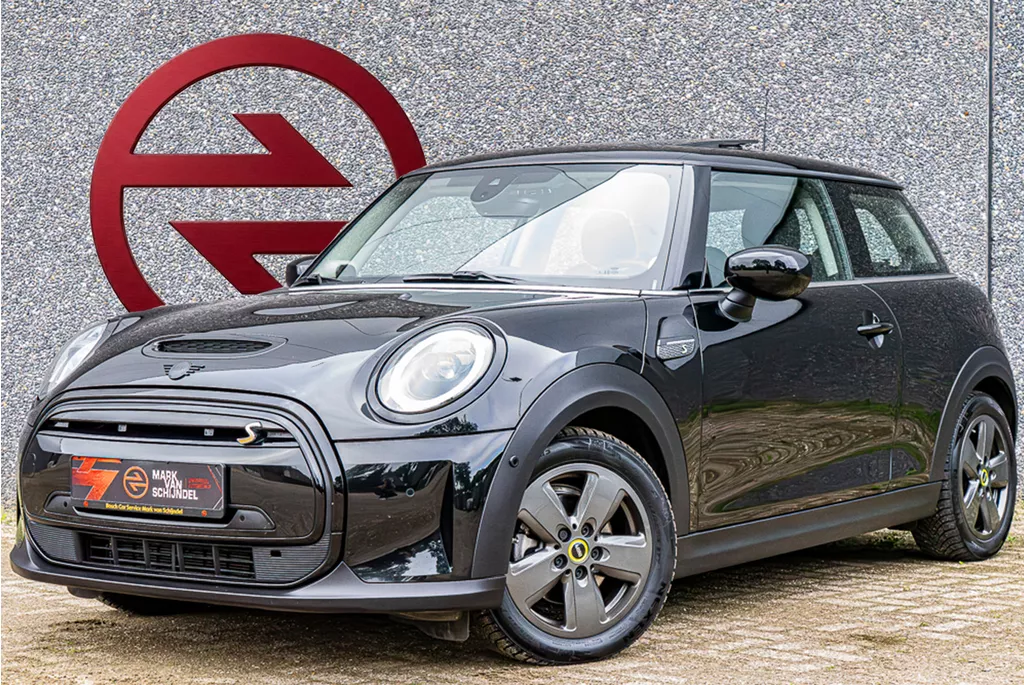 Mini Mini 3-Deurs (f56) Cooper SE 33 Kwh / Stoelverwarming / Pano / Cruise / DAB / Keyless Go