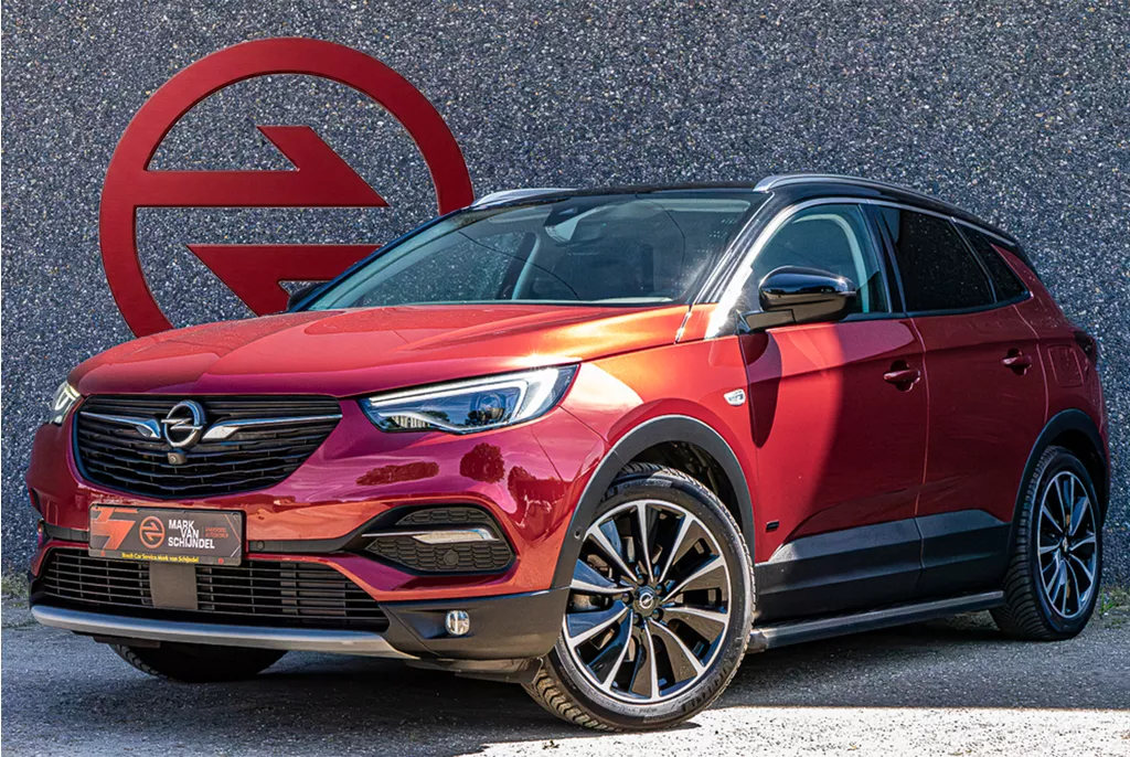 OPEL Grandland X 1.6 Turbo Hybrid4 300pk 4x4 Aut Ultimate / Trekhaak / Carplay / 360-Camera / Stoelventilatie / Navi / PDC / 19 Inch / Treeplanken / Memory Seats