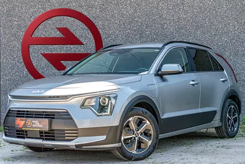 KIA Niro 1.6 GDi Hybrid DynamicLine / Apple Carplay / Adaptive Cruise / Stoel + Stuur Verwarming / Climate Control / Parkeercamera + Sensoren / Keyless Start /