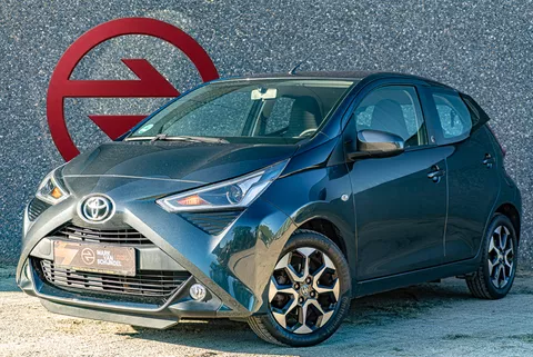TOYOTA Aygo 1.0 VVT-i x-joy / Airco / Apple Carplay / Camera / Cruise Control / 15 Inch / Bluethooth / Android Auto