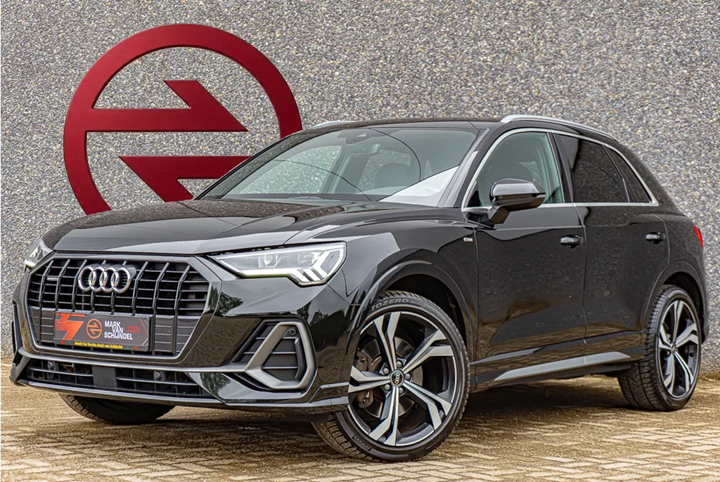 AUDI Q3 40 TFSI S tronic quattro S Line / Trekhaak / Camera / Dode Hoek / PDC / Leder / Stoelverwarming / Adaptive Cruise / Carplay / Climate Control / 20inch